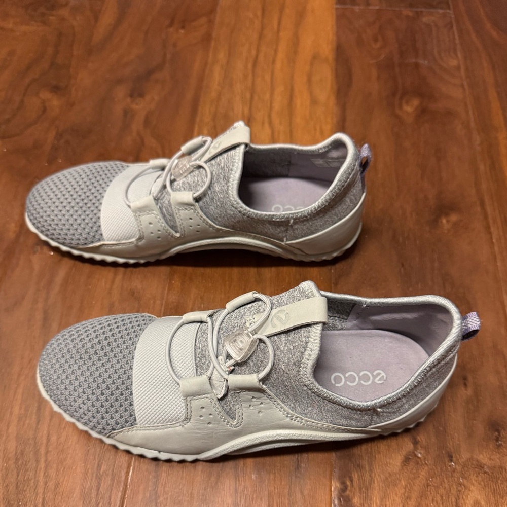 Ecco size 37 sneakers